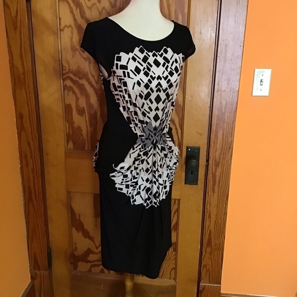 BCBGMaxAzria Black and White Geometric Print Dress - Picture 5 of 14